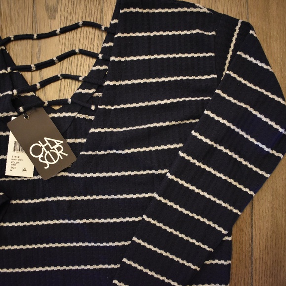 Chaser V-Neck Thermal Tee - Picture 3 of 8